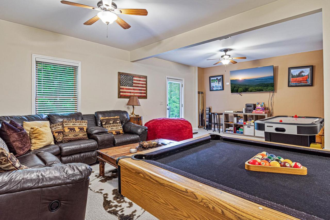 בלו רידג' Incredible Views! - Pet Friendly - Aska Adventure Area - Bearfoot Bungalow מראה חיצוני תמונה